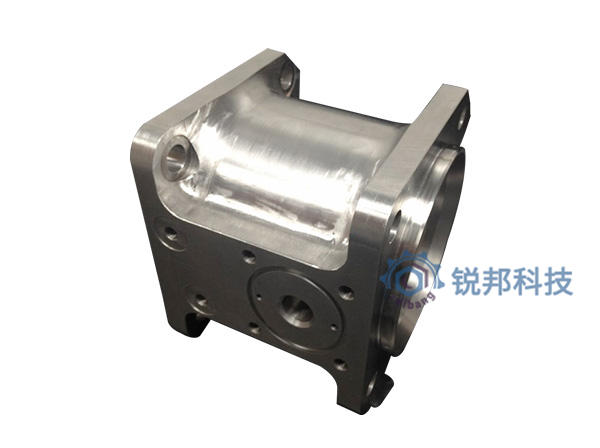 CNC加工中心應(yīng)該怎樣保養(yǎng)？