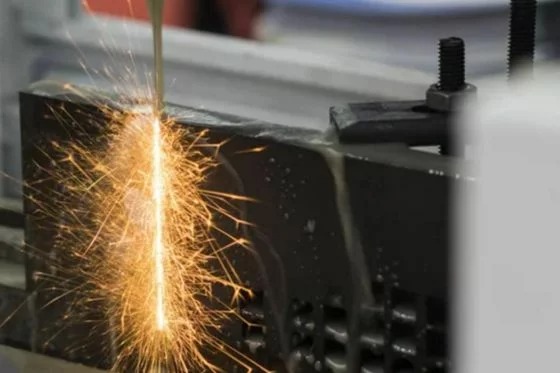 線切割加工如何工作？